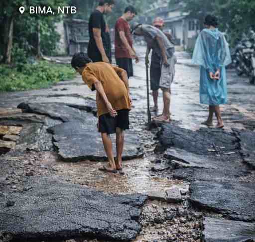 Baru 1 Bulan Di Bangun:Jalan Senilai 15 Milyar Di Bima Rusak Setelah Di Guyur Hujan FB_IMG_1771827072960.jpg