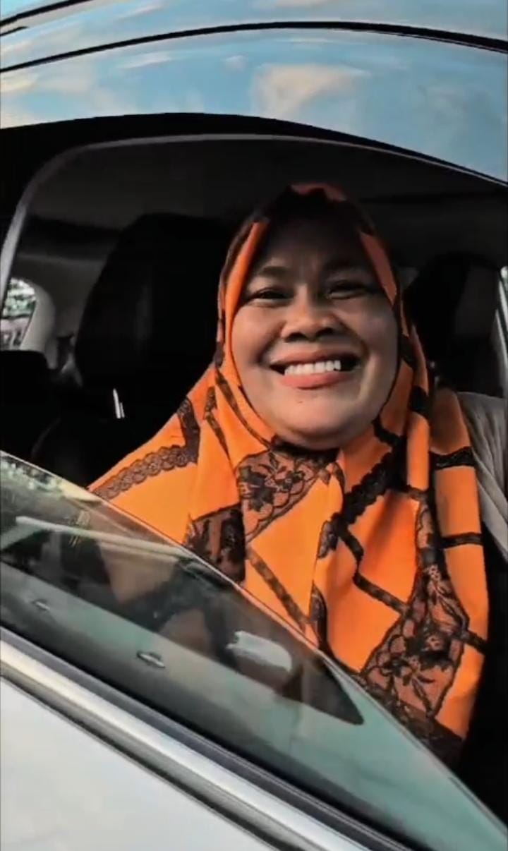 Hj. Atikah dan Keluarga Gelar Bagi-bagi Takjil Ketiga Kalinya, Tradisi Bulan Ramadhan di Sukabumi IMG-20260309-WA0019.jpg